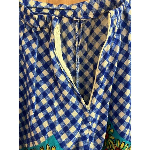Vintage 1960’s flare flower pants size small with blue checkers - Picture 9 of 12